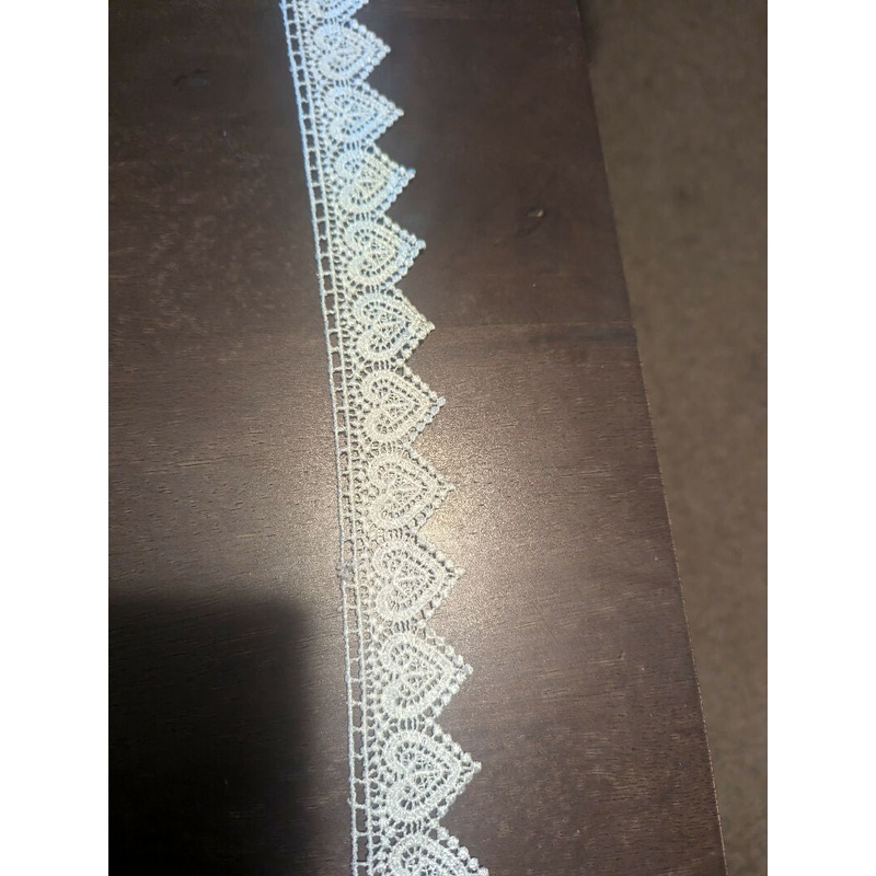1 yard of 1/2 inch heart lace