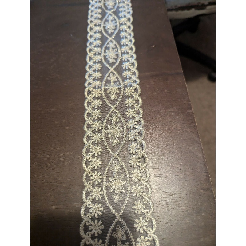 1 yard of 2 1/2 inch lace