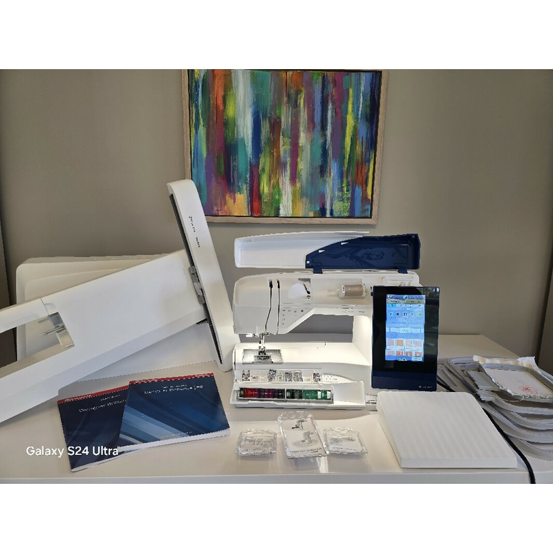 Husqvarna Viking Designer Brilliance 80 - Sewing & Embroidery Machine