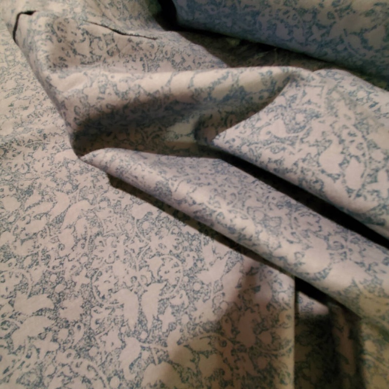 Vintage Cotton Quilting Quality Patterned Blue tones 22 x 1 7/8 yd L