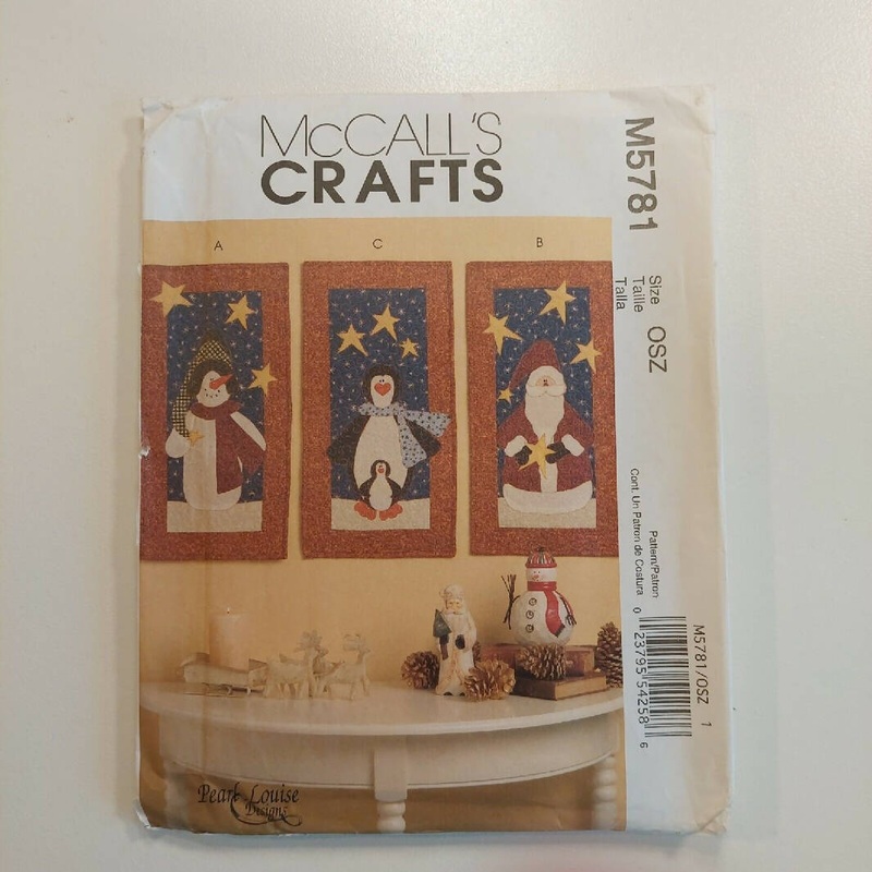 Crafts McCall's M5781 Wall Hanging Holiday Christmas Santa