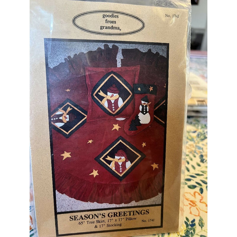 Cute Snowman tree skirt, pillow & stocking pattern
