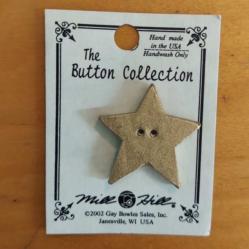 Mill Hill The Button Collection Gold Star 1"
