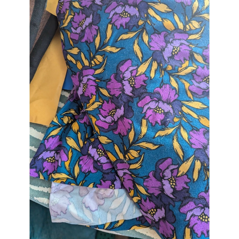 Floral jersey stretch knit - 4 yds