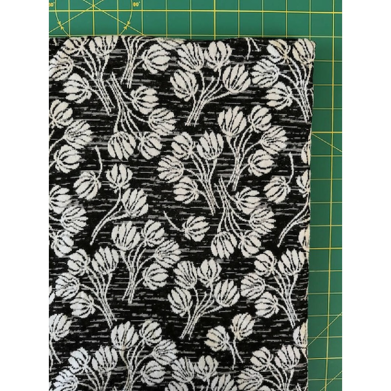 Yarn Dyed Jacquard Knit - Stylized Floral Design, black/white, 1y 30"
